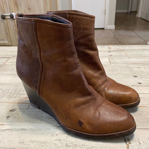Stuart Weitzman Caramel brown wedge boots women’s size 7.5W